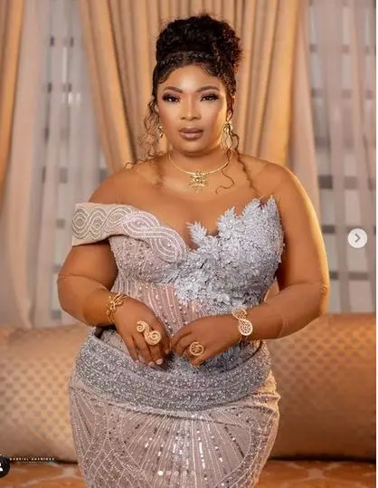 Actress Eniola Badmus’ Apologies To Laide Bakare Over Her Action During An Interview, Bakare Says Apology Is Fake